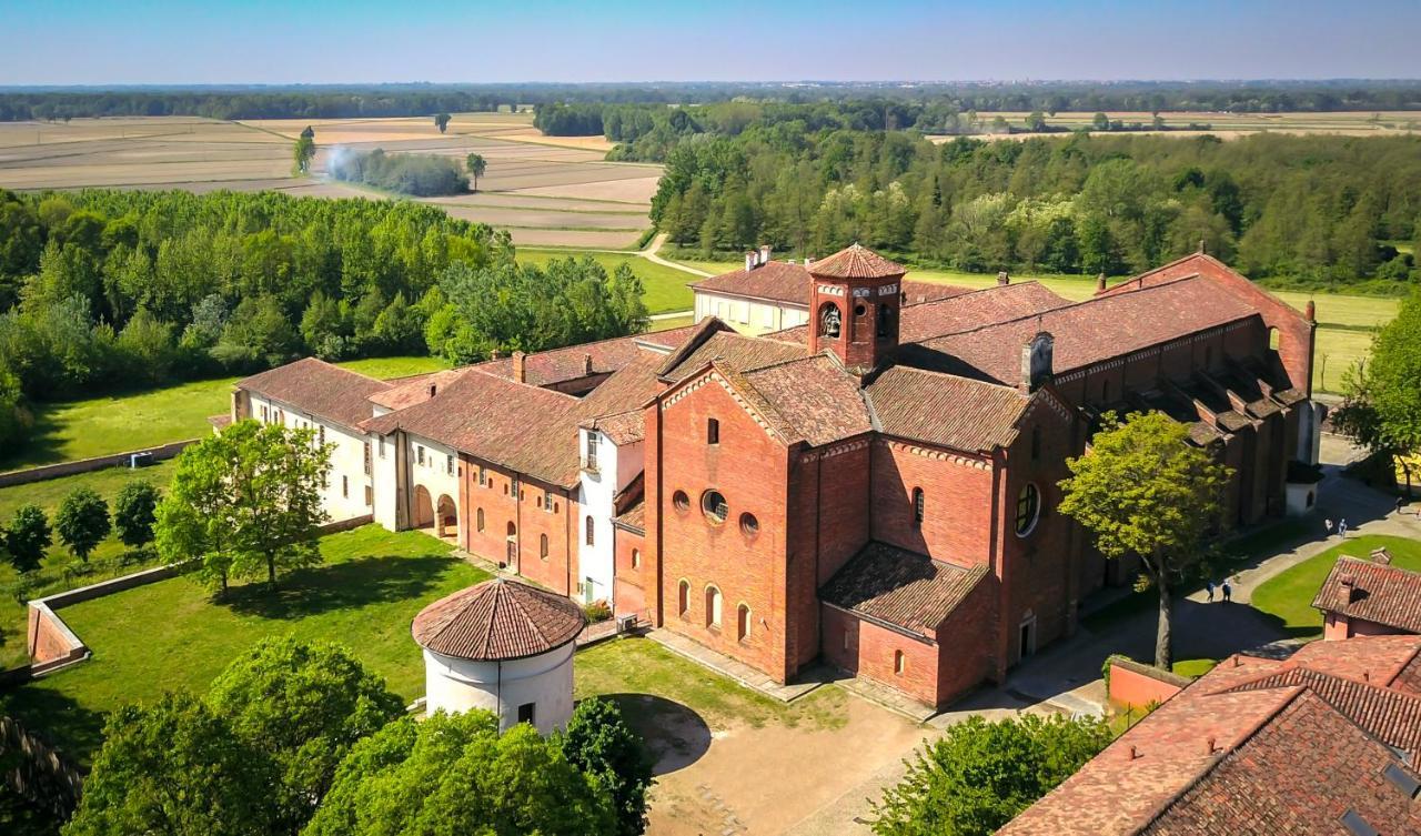 Borgo Zelata Aparthotel Bereguardo Exteriör bild