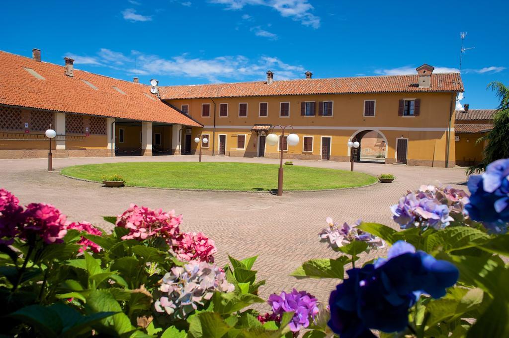 Borgo Zelata Aparthotel Bereguardo Exteriör bild